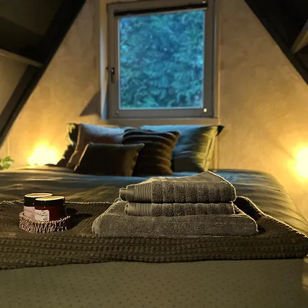 Le Petit Chateau Rekem Lodge *
